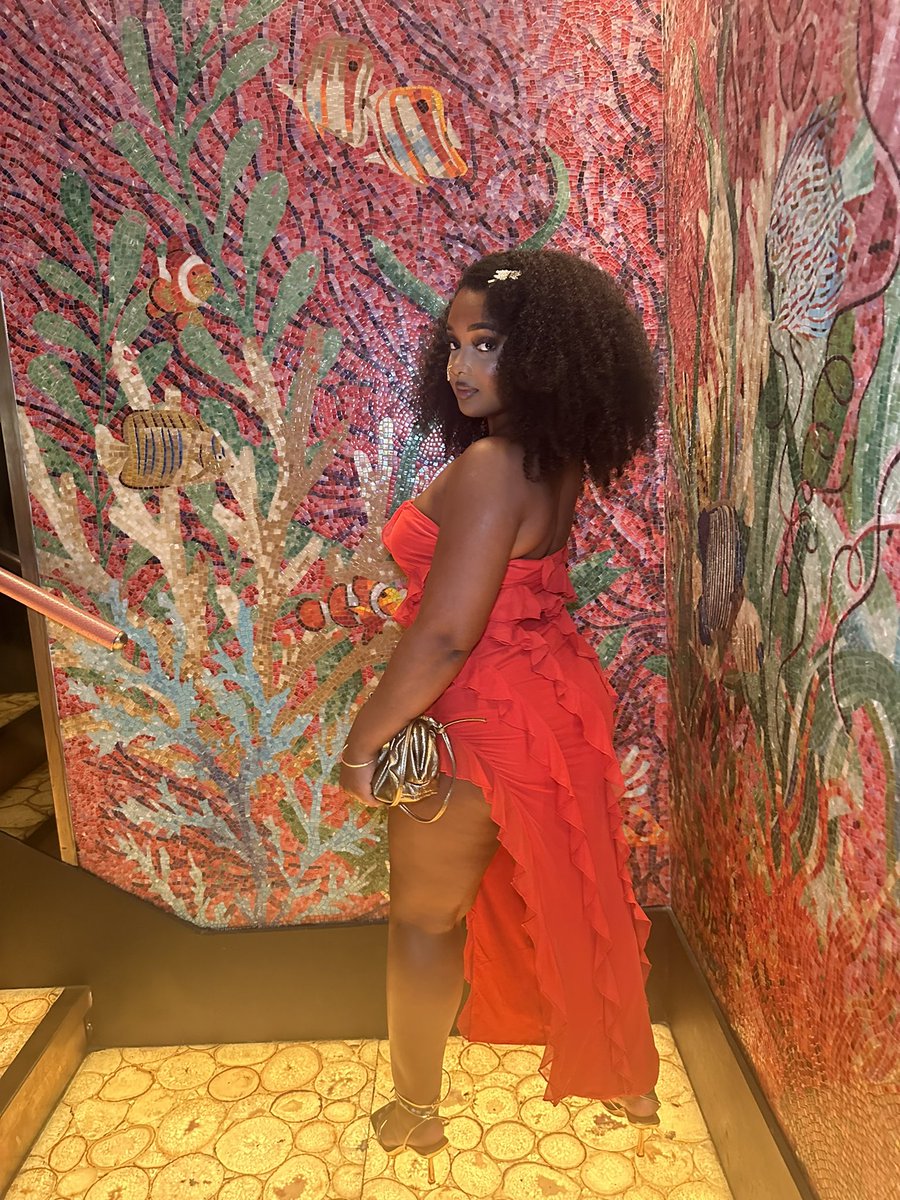 brownbarb1e's tweet photo. happy birthday to me ❤️ #aug7th https://t.co/4sanqqccNA