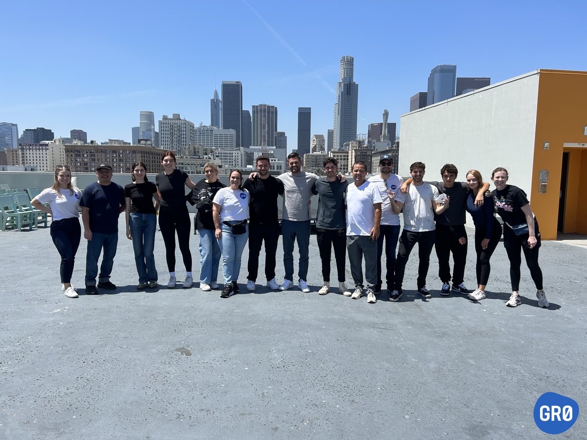 gr0agency's tweet photo. Nourishing hearts &amp; souls! 💙🍔🙏 Our GR0 LA team united with Union Rescue Mission to feed the homeless, touching lives &amp; making a difference in our community. Cheers to more impactful moments! 🌟🤝 https://t.co/YiRKu3VOEI