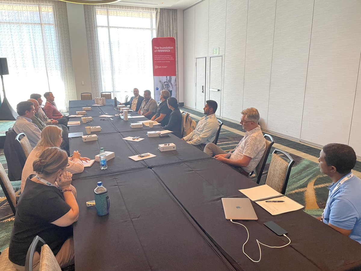 UiPath's tweet image. What happens in #Ai4Vegas, stays in Vegas. 🤫🌆 Our own @bpatrick001 &amp;amp; @edwardchallis hosted an exclusive roundtable of #automation experts to discuss the role of #SpecializedAI in the #FutureofWork + more.