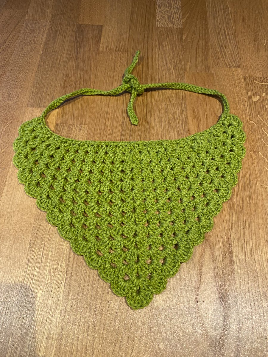 Absolutely loved making these bandanas a few days ago 💕 (the watermelon and plain green I made as gifts for my younger sister) 🥰  #crochet #crochetbandana #handmade #smallbusiness #smallbusinessowner #smallbusinesssupport #smallbiz #bandana #yellowcrochet #watermeloncrochet