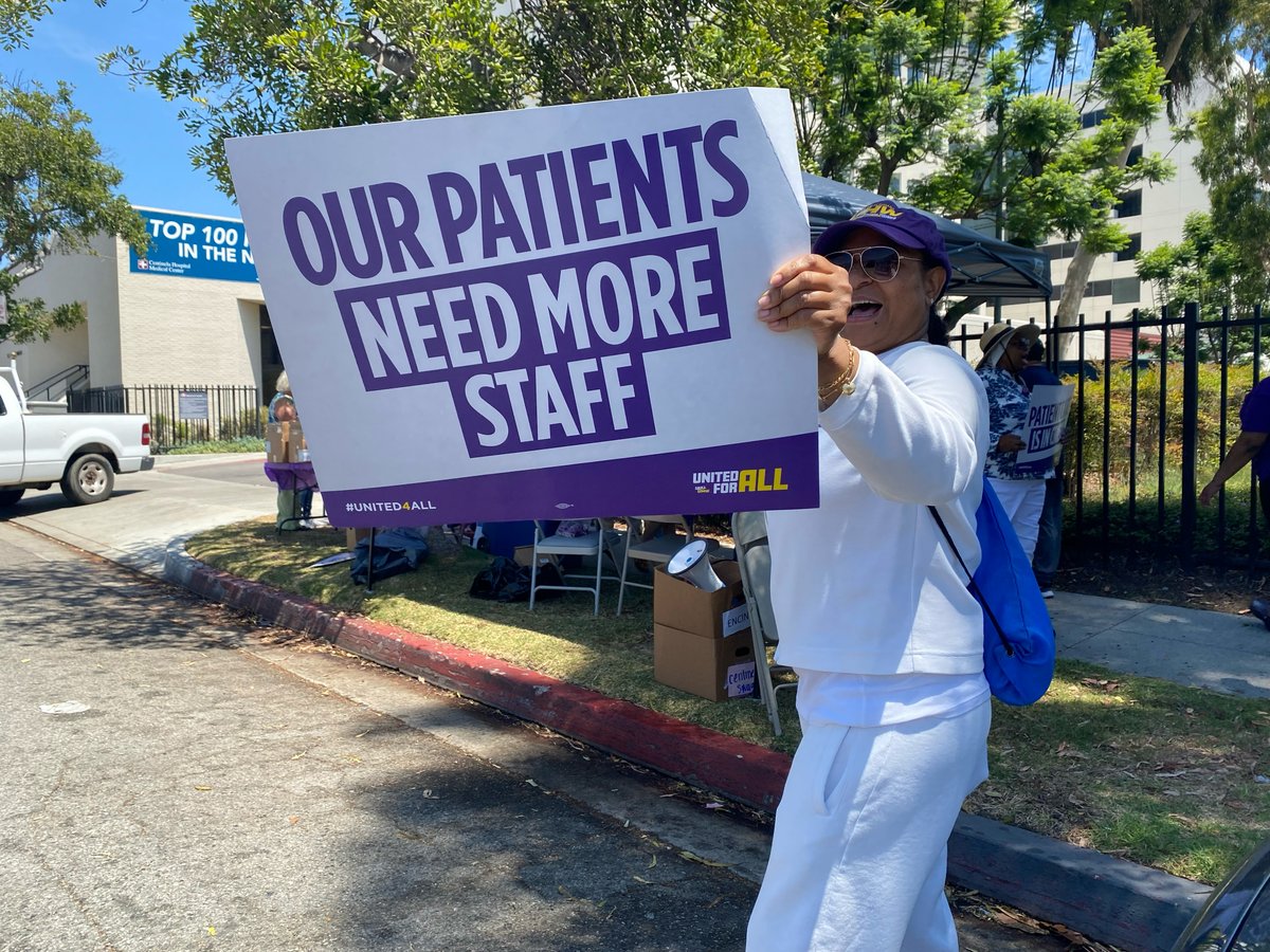 seiu_uhw's tweet image. We're out in Ingelwood fighting for patient care! @CentinelaHosp and @_PrimeHealth it's time to stand for your community. #United4All #hotlaborsummer