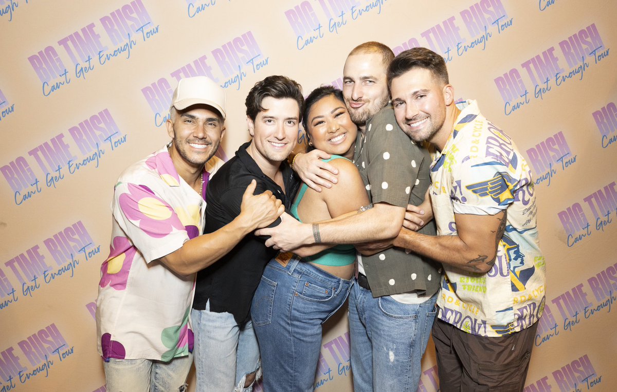 LAAAWEEN's tweet photo. i love you endlessly @1LoganHenderson @HeffronDrive @jamesmaslow @TheCarlosPena @bigtimerush 💜💜💜 https://t.co/WpkkPUTixe