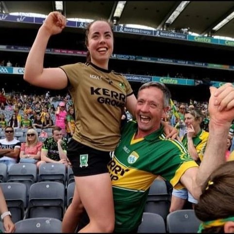 Barraduff1's tweet photo. Best wishes to Ava , Danielle and all the @kerryladiesfoot on Sunday in the All Ireland Final. 💚💛💚💛💚💛💚💛 https://t.co/8nv8YKM6vK