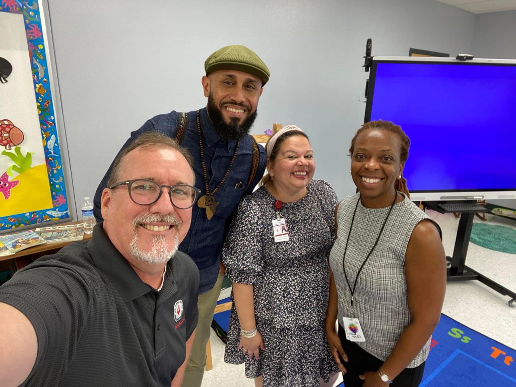 0316_ally's tweet photo. I had an amazing opportunity to meet, connect, & provide guidance to both new and returning passionate educators serving our Hispanic/Latino students this new upcoming school year! 🙌🏼🤍Thank GOD! #TeacherFest #ElementaryPreSchool #SecondarySocialStudiesSymposium✨ https://t.co/v7ykddkKtp