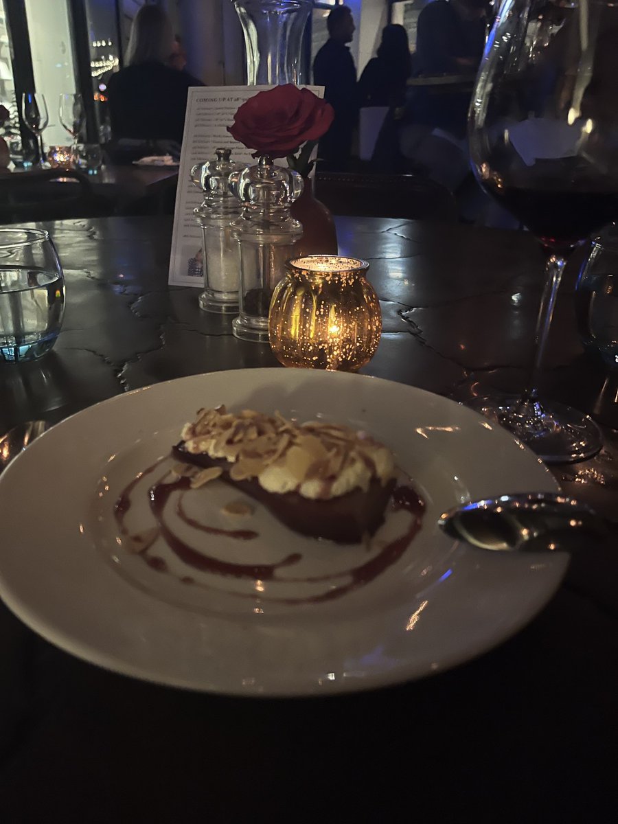 alice_alice982's tweet image. The best memories are made around the dinner table.👍