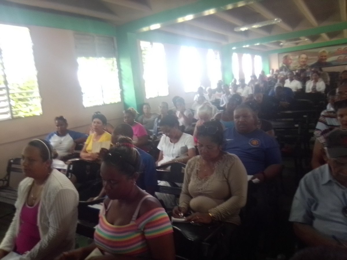 ValierBarbier's tweet photo. Desarrollamos en la mañana de hoy  la Plenaria en el municipio Bolivia con el objetivo de evaluar los indicadores económicos,políticos y sociales en el territorio.
#LatirXUnEneroDeVictorias
@DiazCanelB 
@DrRobertoMOjeda https://t.co/1c4Xo52EJP
