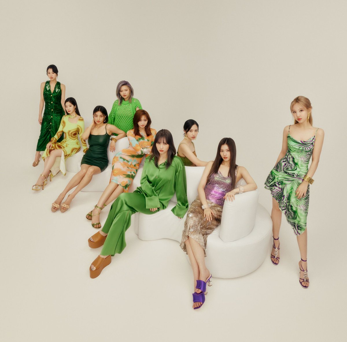 QG TWICE tweet media