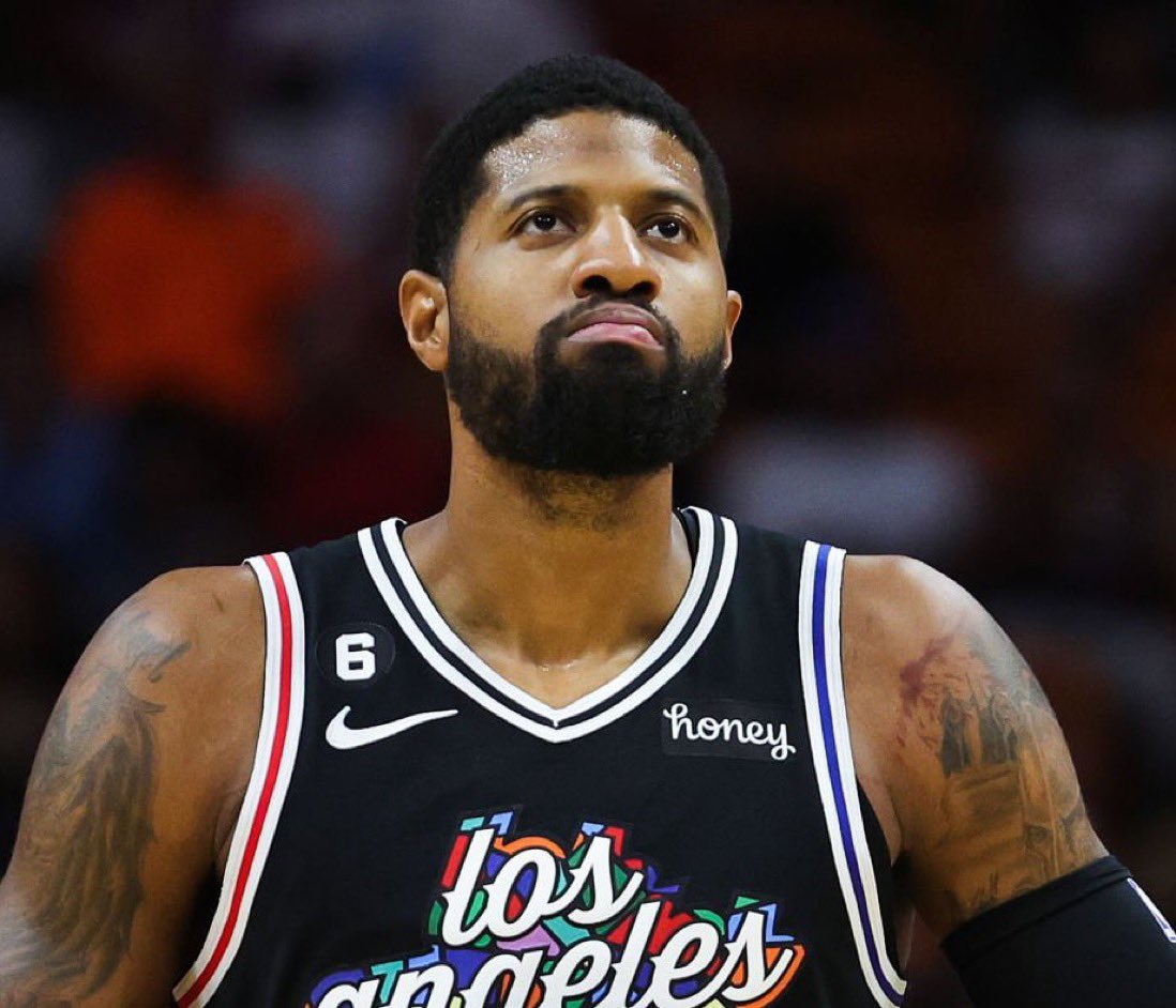 HotHeatSZN's tweet photo. Paul George sends a message to Devin Booker

“On my soul he a bitch”

(h/t @RTNBA ) https://t.co/bCtcoGLfCK