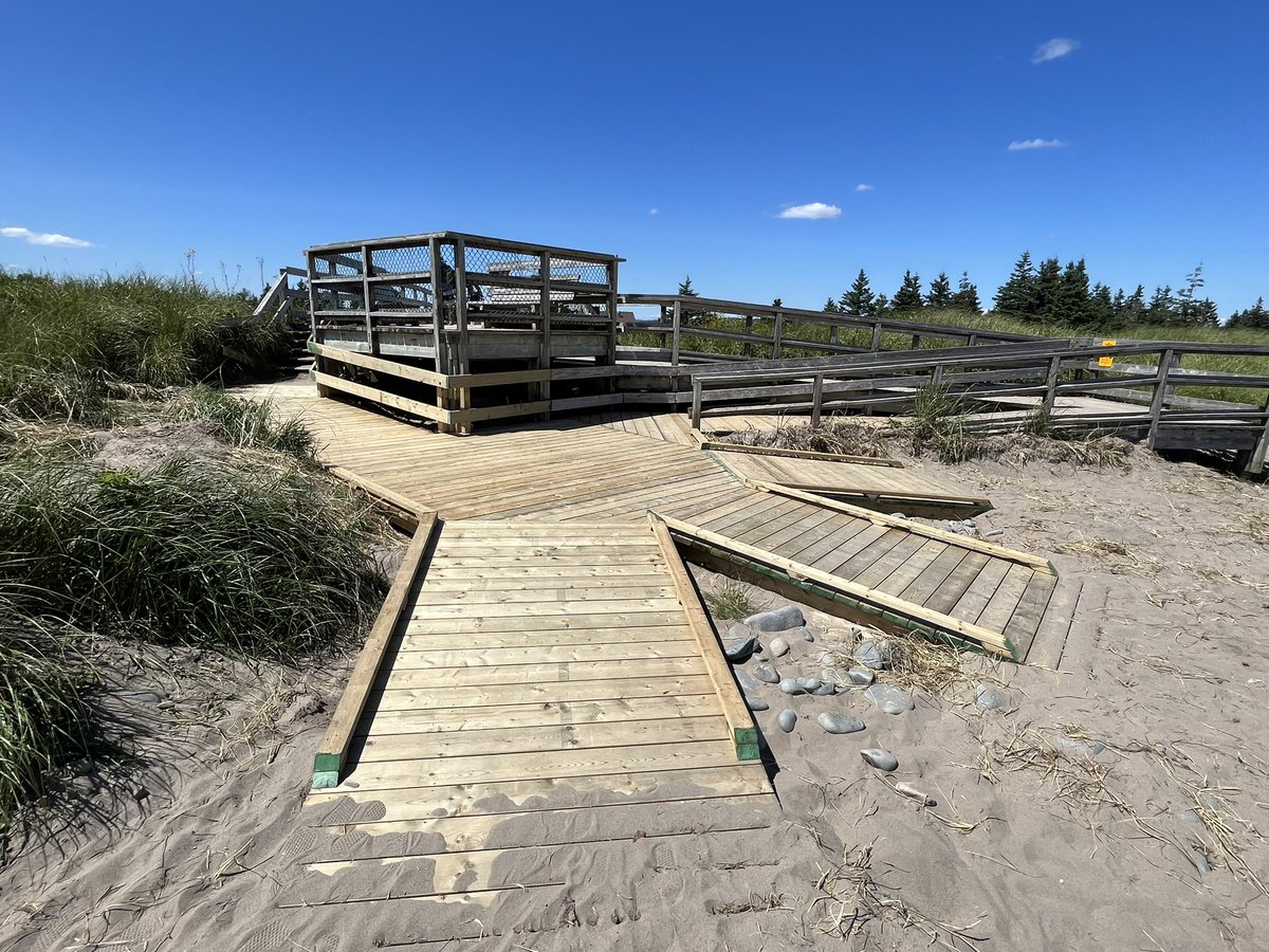 Anddddd they’re done. Finished wheel chair ramps at Rainbow Haven Beach. There will be accessibility mats laid from the ramps to the water. Making beach days much more accessible for many. 🙌🏻 ⛱️ ♿️
#garberconstruction