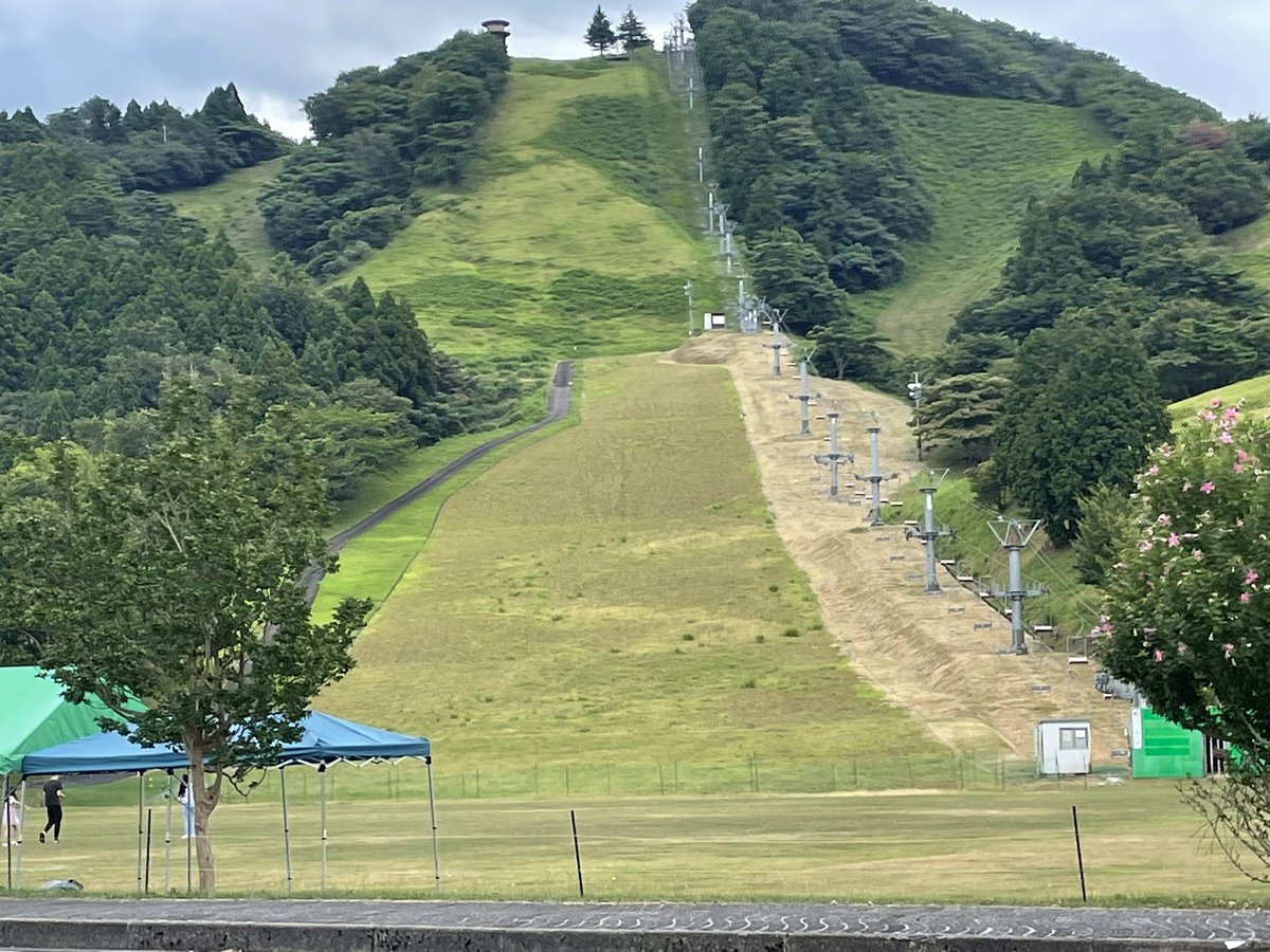 kokoshitto's tweet photo. これ、どこかわかりますか？✨

ヒントは、普通では冬しか乗れないものが、夏でも乗れるところ！ https://t.co/psF3nKDoN1
