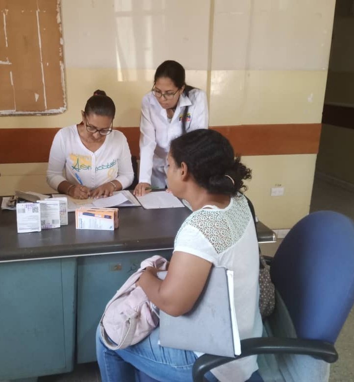 #08Agosto CDI SANTA ANA, mcpio. Libertador, edo. Aragua ;entrega  de insulinas a pacientes registrados en programa endocrinometabolico <a href="/NicolasMaduro/">Nicolás Maduro</a> <a href="/MagaGutierrezV/">Magaly Gutiérrez Viña</a> <a href="/Soykarinacarpio/">Karina Carpio</a> <a href="/DraShirleySalud/">Dra. Shirley Hernández</a> <a href="/MorPetit/">Elba Maria Petit</a> <a href="/MinSaludVE/">MPPSalud</a> <a href="/FMBA79527377/">BARRIO ADENTRO DC OFICIAL</a> #JuntosPorCadaLatido #AsicSantaAna💛💙❤️