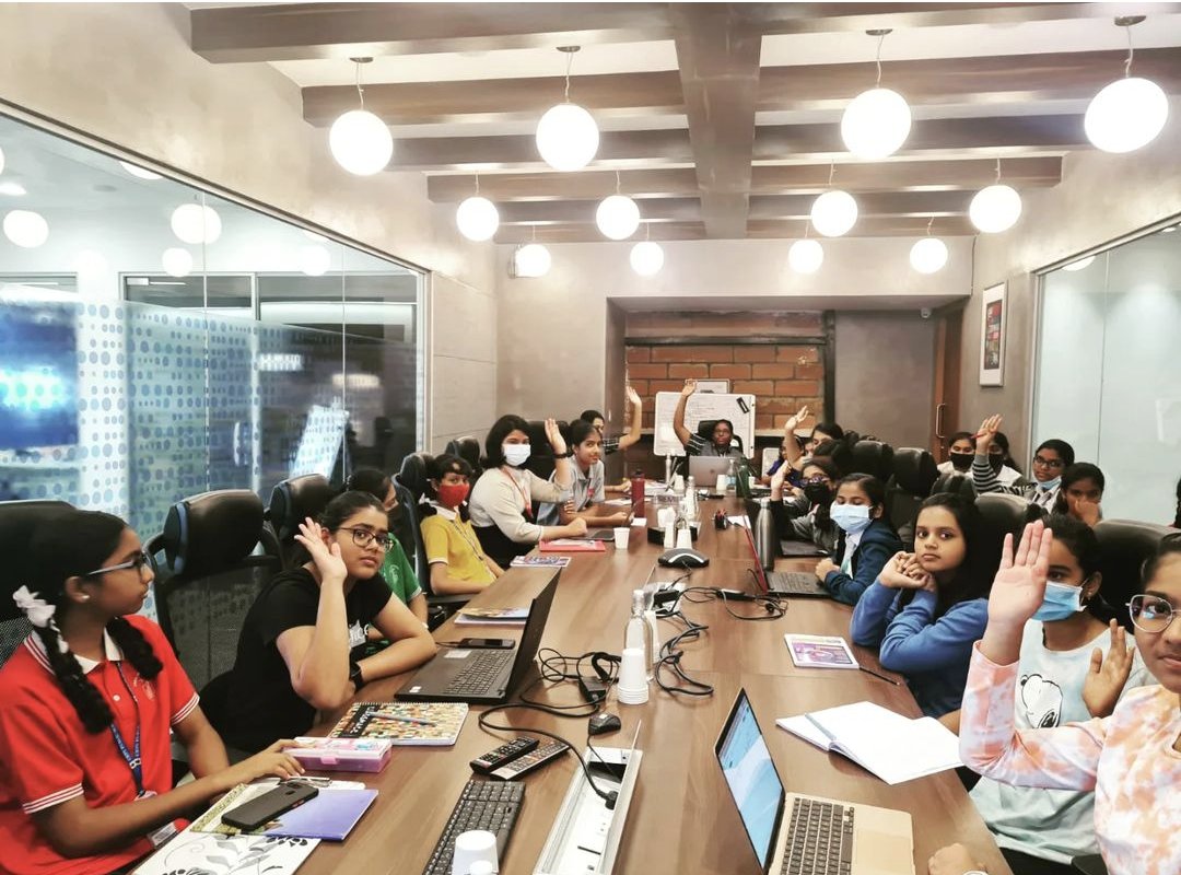 100GirlsInGenAI's tweet photo. * Drum Roll * Gear Up For Demo Day #100GirlsInBlockchain this August 🇮🇳
Execution Partners : @Web3learn_io
Presented By @devfolio
@PahwaGinni @ginni_jain16 @ThisisVanshika @SwathiM90752874 @AZU_URE @tiyasak @kiransoho @Nakzense https://t.co/OUdFgB4VGD