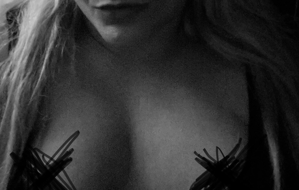 WhatLaylaLoves's tweet photo. Almost missed Tuesday ;) https://t.co/BNW9R7Z23p