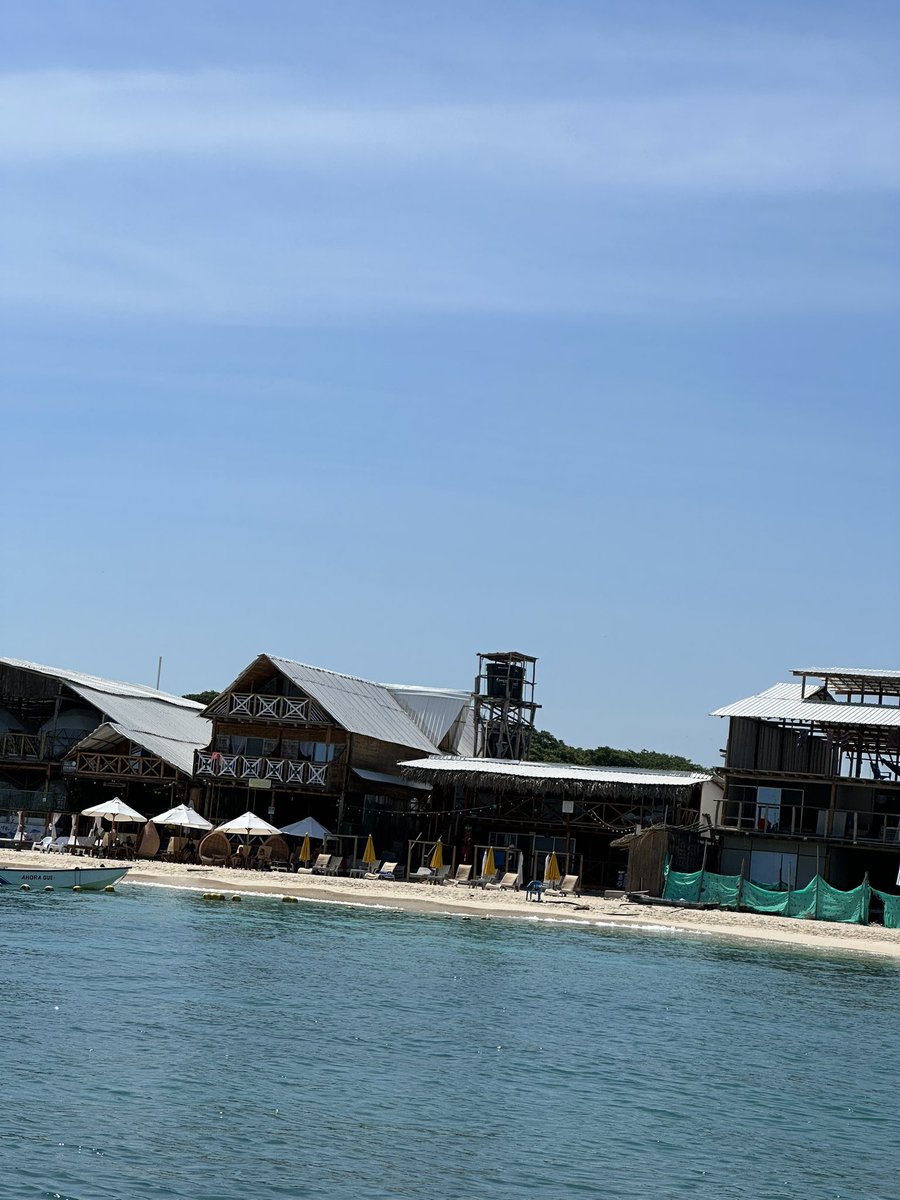 <a href="/NoticiasCaracol/">Noticias Caracol</a> Esta horrible esta super explotado motos pasando por la playa. Ya no queda un metro de playa. No regularon eso y se volvió horrible construcción, tras construcción una tras otra.
perdió todo el encanto.