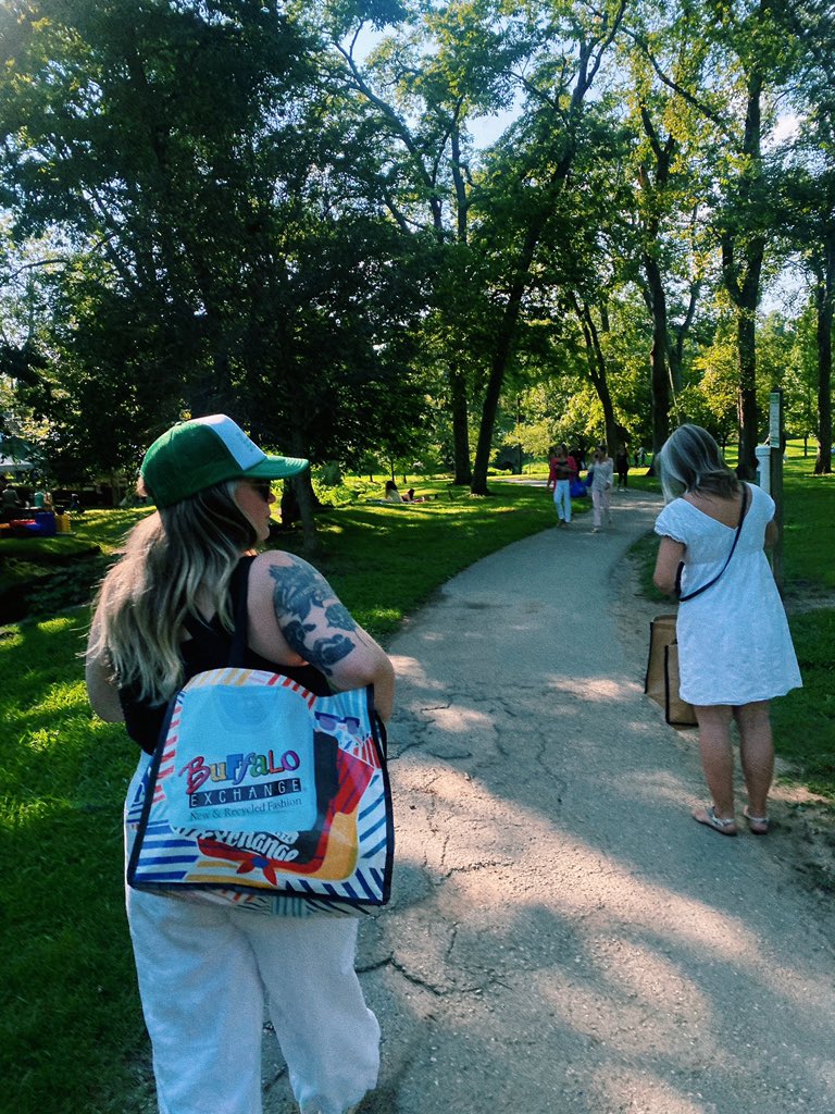 ImaniGivertz's tweet photo. Life is so sweet and for some reason the farmers market is one of the best reminders. 
Cc: @bby_driver https://t.co/eDKNfhKZl2