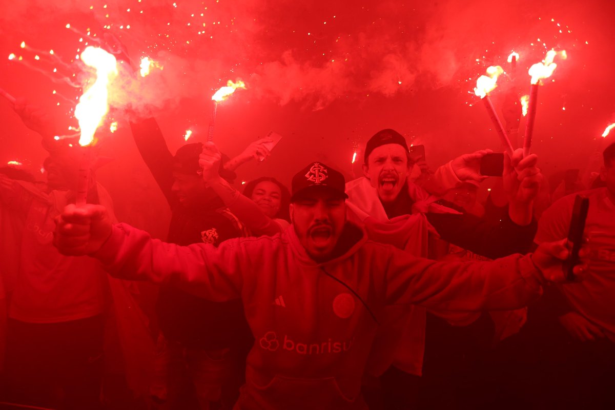 SCInternacional's tweet photo. SE CHAMA INTER ESSA LOUCURA! 🔥 https://t.co/3iI90LATYI