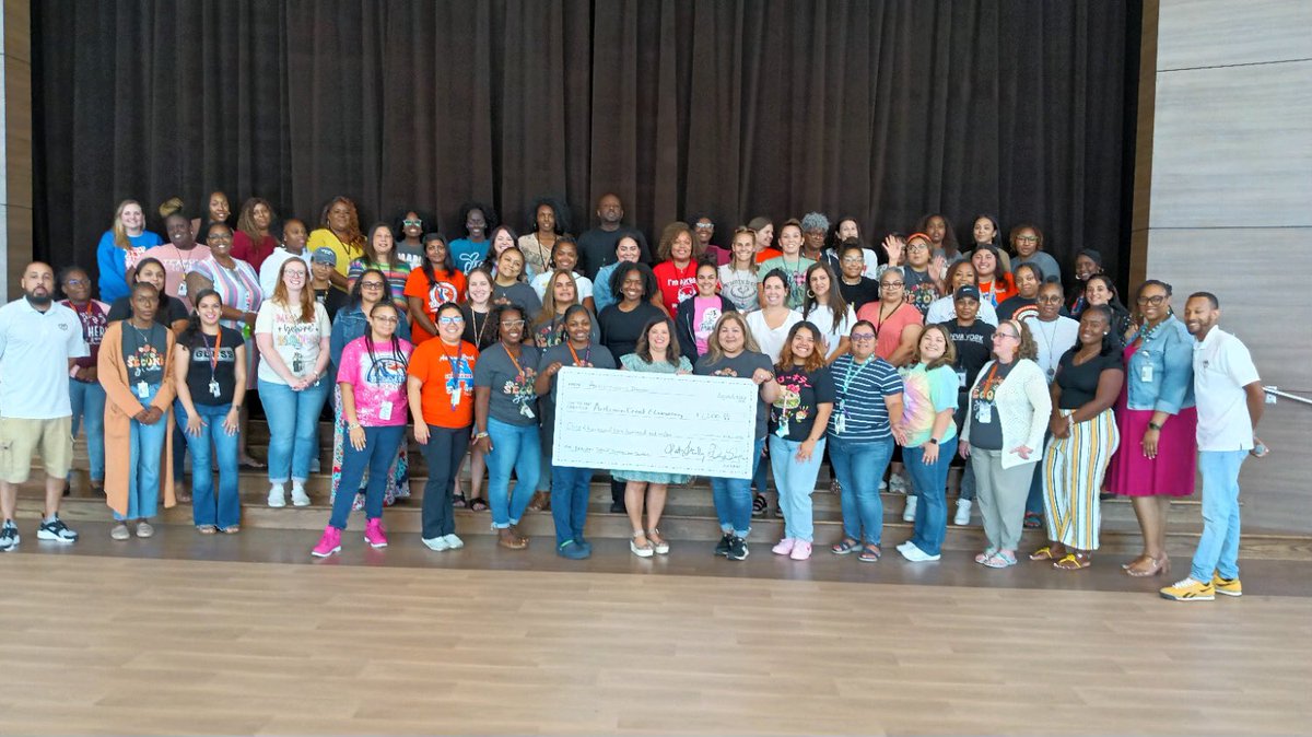 Thank you to @ACE_WatchDOGS for bringing in backpacks and barbers for our ACE community!! What a great event! Thank you for our anonymous donor! We are so blessed! <a href="/HumbleISD/">Humble ISD</a> <a href="/Marilyn_Mann1/">Marilyn Mann</a> <a href="/Christy_Erb/">Christy Erb</a> #shinethelight #senditon #youvebeenchosen