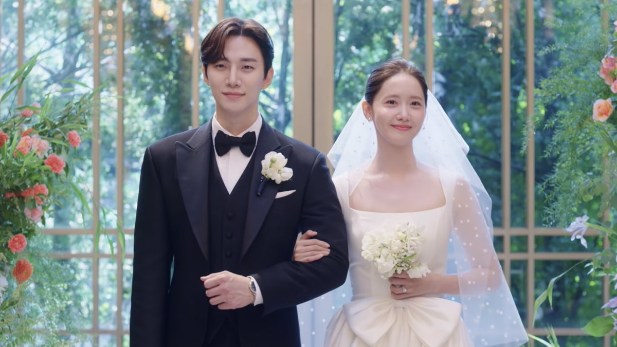 chaesongrainn's tweet photo. still processing that we actually got two weddings in one drama 🥹

#임윤아 #LimYoonA #LeeJunho #이준호 #KingTheLand https://t.co/eEndwDcITT