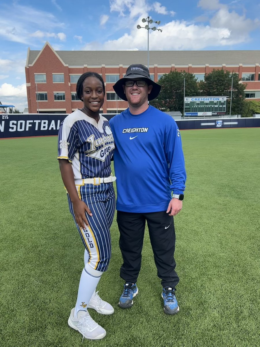 DestanBurks's tweet photo. Softball &amp; Sunsets!  Thanks @BluejaySoftball for a great camp! @Coach_Wigs @CoachKristaWood https://t.co/E8DaQm5b4D