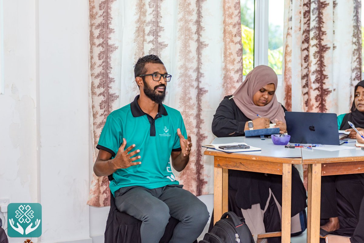 KRHmv's tweet photo. Secretary, Cabinet Affairs at @presidencymv , Mr. Ahmed Hassan Didi facilitates Training on Strategic Plan Implementation and Monitoring. The training covered planning the year and formulating action plans for successful implementation and monitoring. https://t.co/GUiZXdei33
