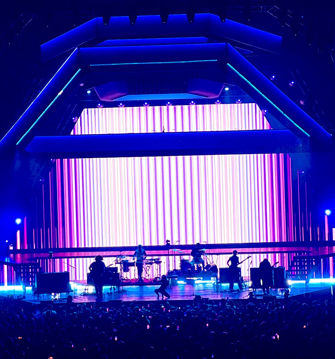 ggaemerofficial's tweet photo. #paramoreSF https://t.co/mWV4BaT50P