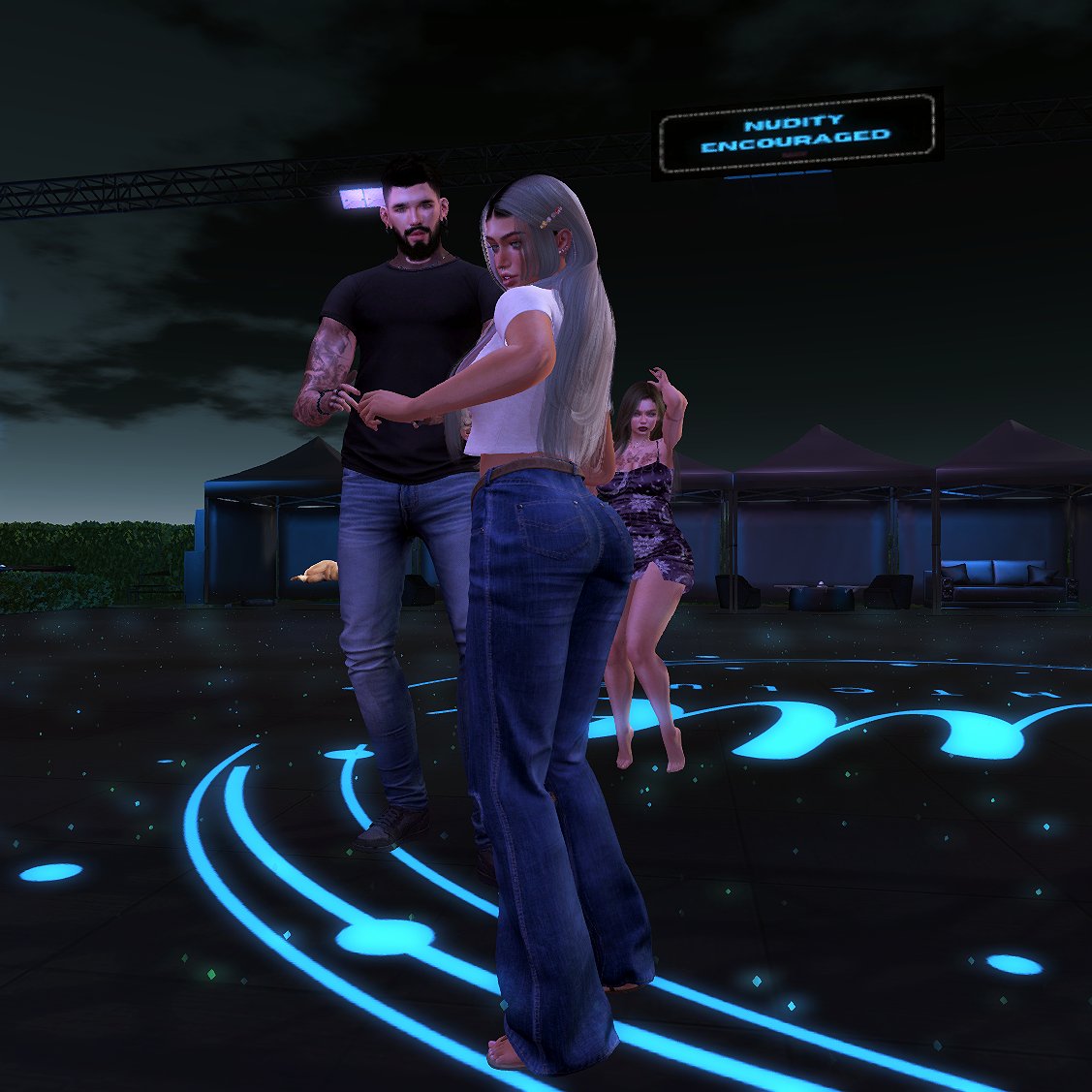 AaronEvergreen's tweet photo. Vibin at @14MoonsBlue  Blue Nightclub

#sl #SecondLife https://t.co/eaPwcEbqJ2