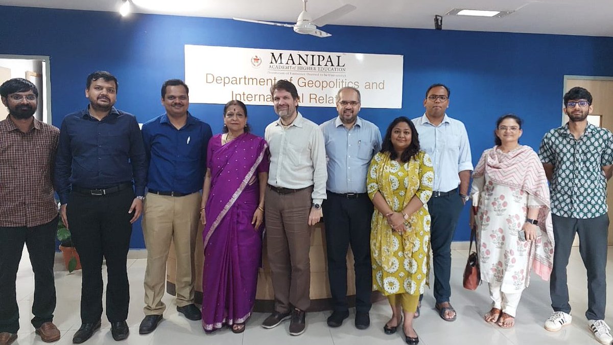 girmanipal's tweet photo. Delightful interaction with Mr. Scott Hartmann, Cultural Diplomacy Officer, US Consulate General, Chennai (@USAndChennai). Mr. Hartmann shared interesting insights with faculty and PhD scholars about US politics, India-US relations and education opportunities in the US. We thank him for his valuable time and @MAHE_Manipal for facilitating the visit to the department