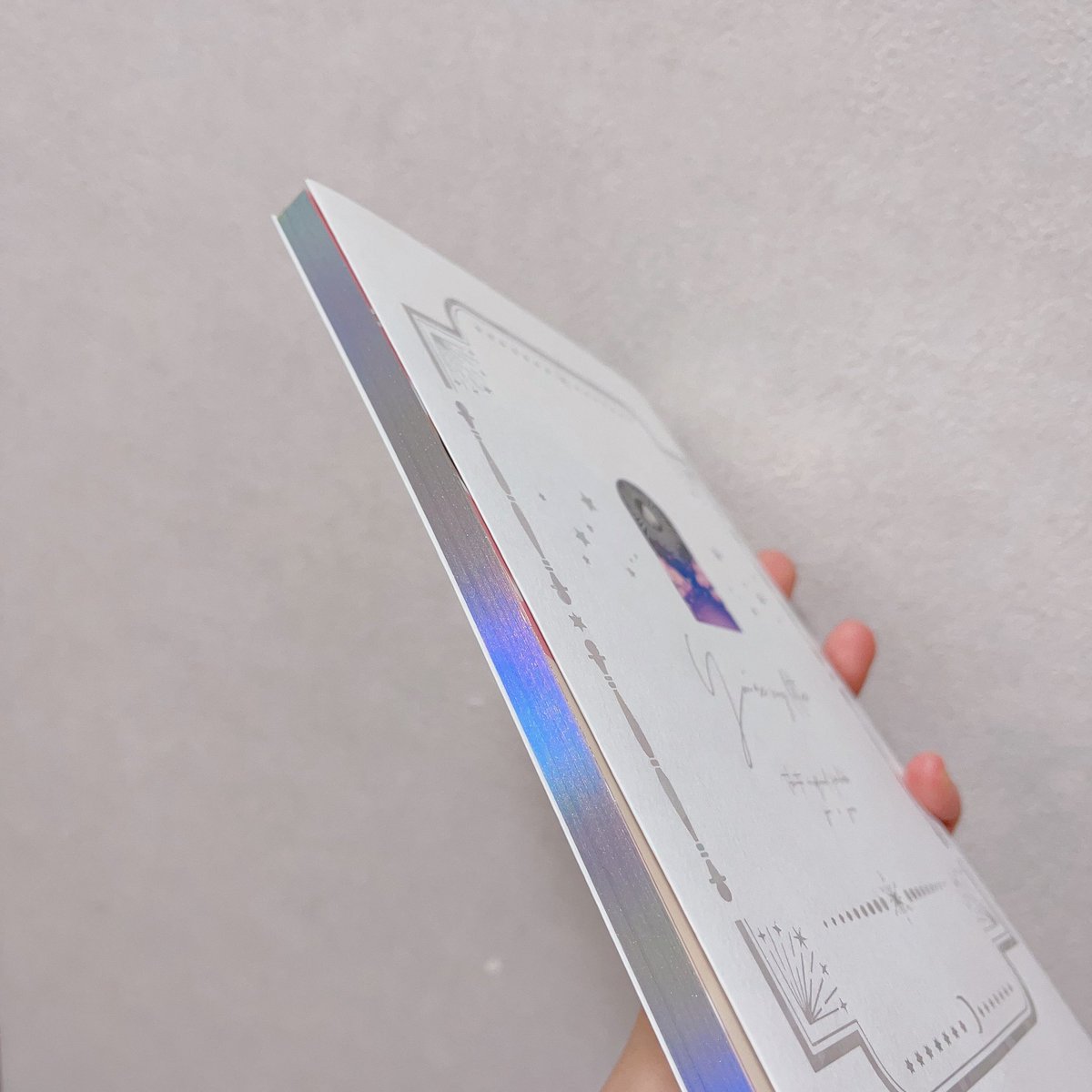 「よよるアンソロの御本が届いたぞおおおぉ!!!主催者様の拘りと愛がとてととても詰ま」|抹茶飴🎄のイラスト