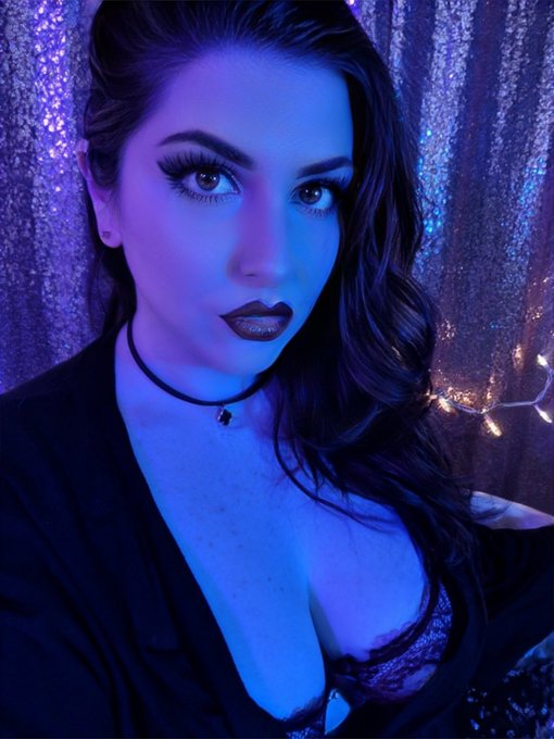 What kind of underwear are you wearing right now? https://t.co/1cUyQxBKca