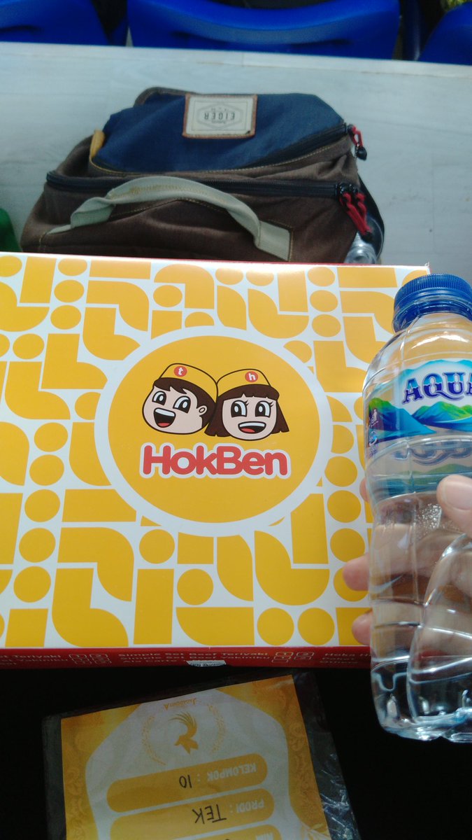 needtotweets's tweet photo. konsumsi mpkmb sv ipb day 2 (makan siang) mantap qkwkwk https://t.co/tswfKCbYzT