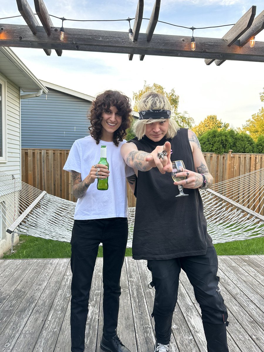 OfficialRezz's tweet photo. Hell yeah Danny is randomly at my house in Canada and I love it https://t.co/FaCjT9idQ9