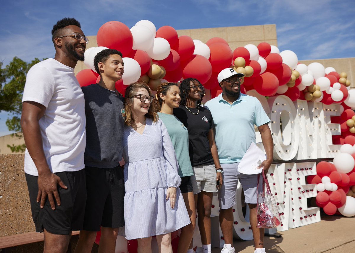 OU_President's tweet photo. Excited to see our students back on campus for #OUMoveIn23! This time of year is so special as we help the newest members of our OU Family feel at home. Looking forward to welcoming the rest of #OU2027 this week! https://t.co/y9dVO57Jst