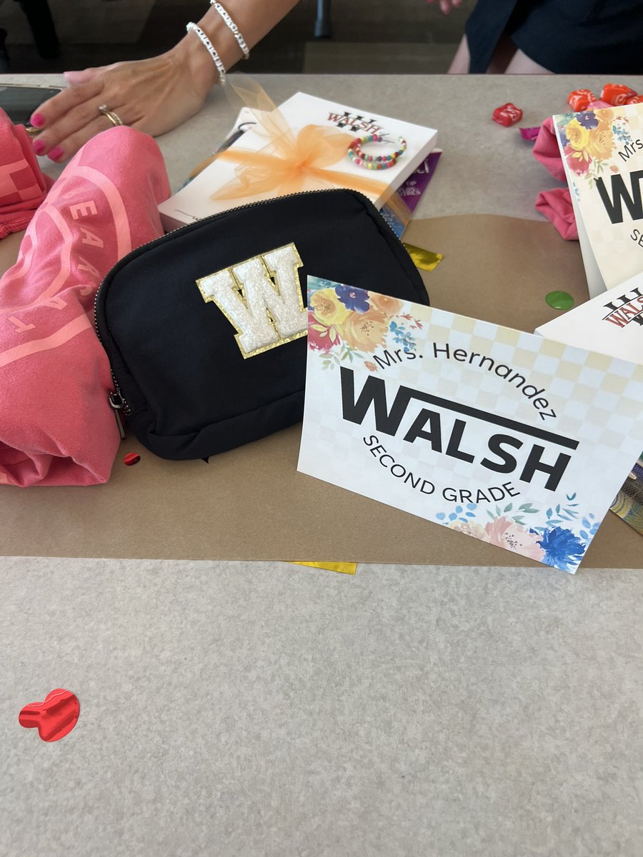 Had the BEST first day back!! We delivered sweet treats to our students 🍭 can’t wait for the school year to begin #aledoisd #growinggreatness #AllinAledo #AISDthriveandshine 🧡🐾