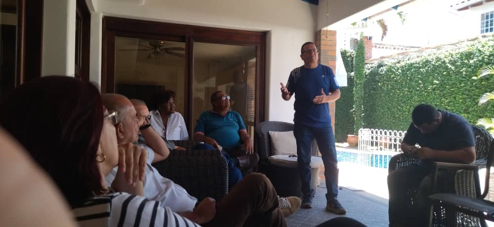 RamonGuevaraMRD's tweet photo. Organizados lograremos nuestro objetivo. #Hoy reunidos con el CES @PartidoADMerida enfocados en el trabajo organizativo para llevar a @prospericarlos a la Presidencia de Venezuela 🇻🇪 y preparándonos para el aniversario de nuestro Glorioso Partido @ADemocratica. #DemosElPrimerPaso https://t.co/5CRRUKnium
