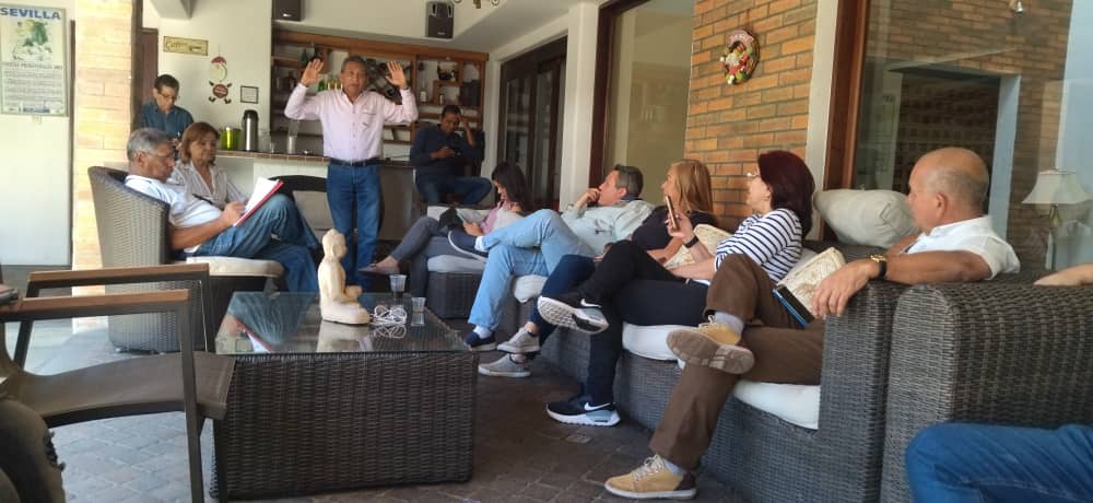 RamonGuevaraMRD's tweet photo. Organizados lograremos nuestro objetivo. #Hoy reunidos con el CES @PartidoADMerida enfocados en el trabajo organizativo para llevar a @prospericarlos a la Presidencia de Venezuela 🇻🇪 y preparándonos para el aniversario de nuestro Glorioso Partido @ADemocratica. #DemosElPrimerPaso https://t.co/5CRRUKnium