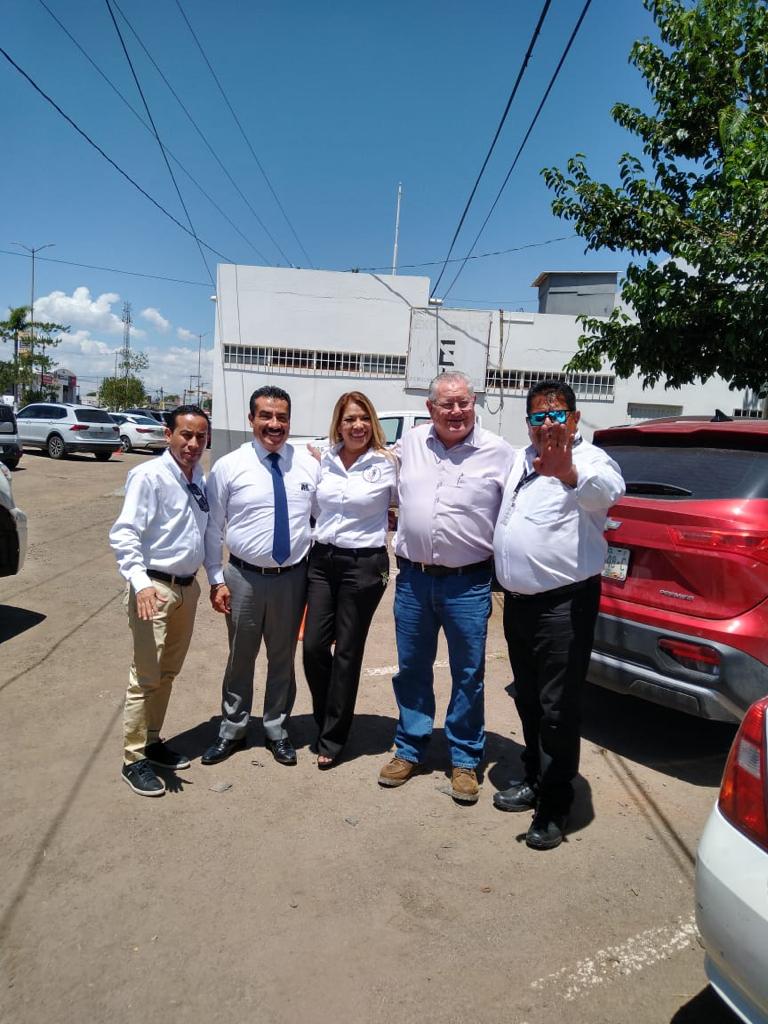 Sindicato_SUMAD's tweet photo. Juzgado Cívico de Durango y la Dirección Municipal de Inspección unidos con SUMAD, para una estabilidad laboral y un futuro seguro.
“Da siempre lo mejor que tienes. Lo que plantes ahora, lo cosecharás más tarde”
#SUMAD https://t.co/pa7CxpJbkY
