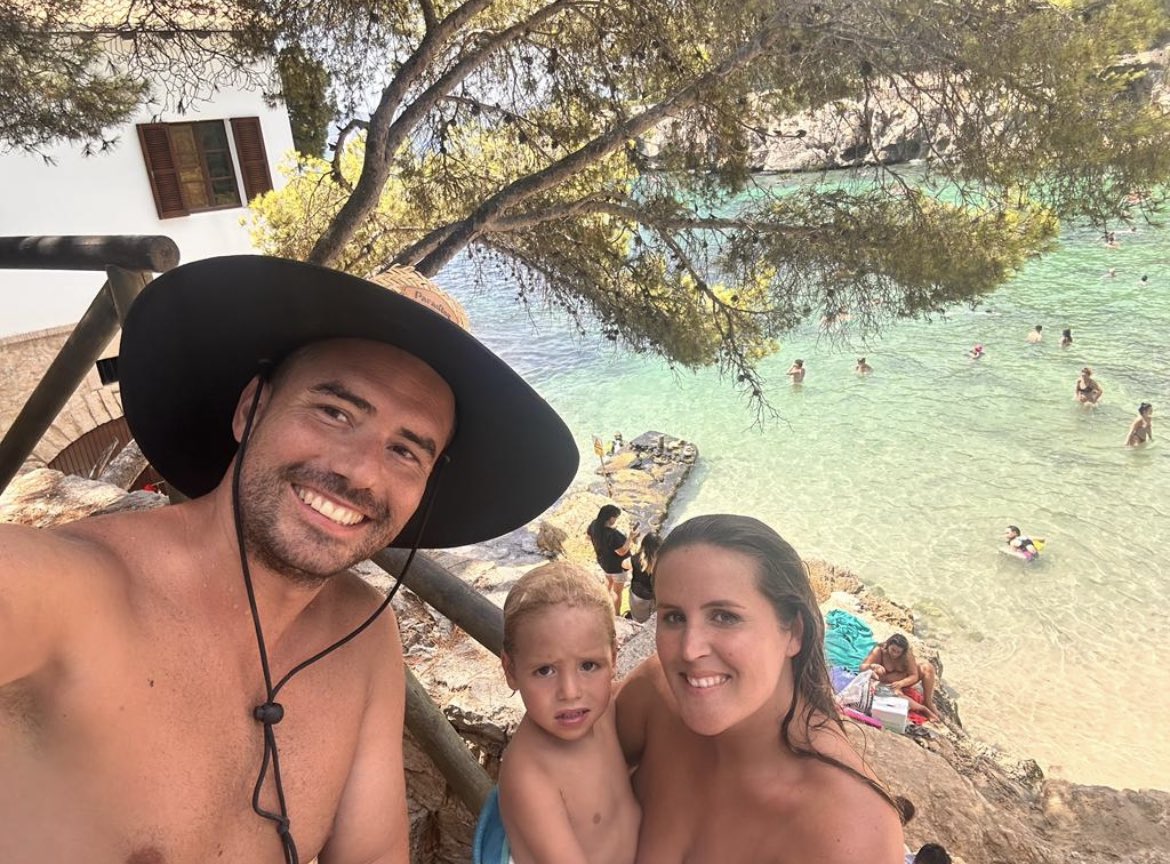 Aduenp's tweet photo. En familia siempre es mejor 👨‍👩‍👦❤️ https://t.co/lcbhDKGCOM