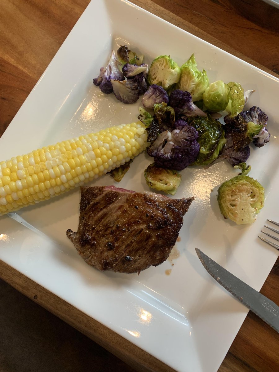bapephil's tweet photo. Cooked some 🥩 🍻 https://t.co/Tf8cwVfvDk