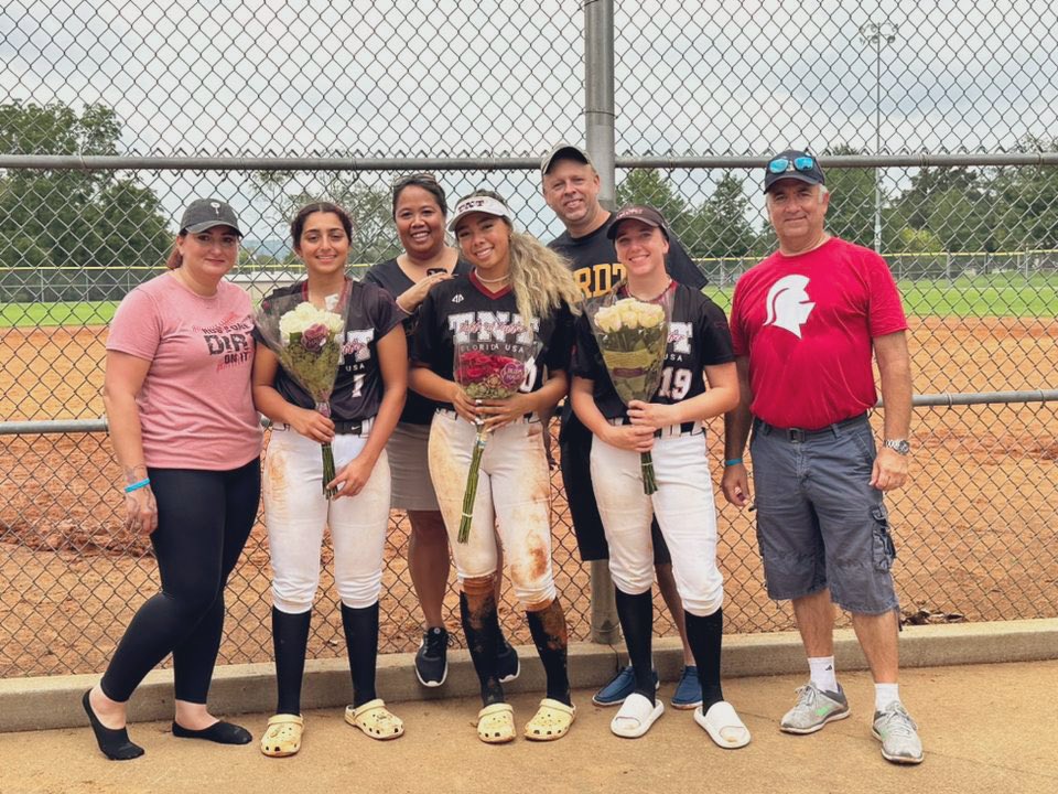 JJones19Tnt's tweet photo. Had to say the hardest goodbye this weekend!! I’m so happy I finished my last couple travel seasons with this team!! This team, these people,mean the world to me and I’m going to miss them so much!! On to the next chapter, college ball!! #19 out  
@TNTFloridaBlack @ACThunder6 https://t.co/6gDe5nRH67