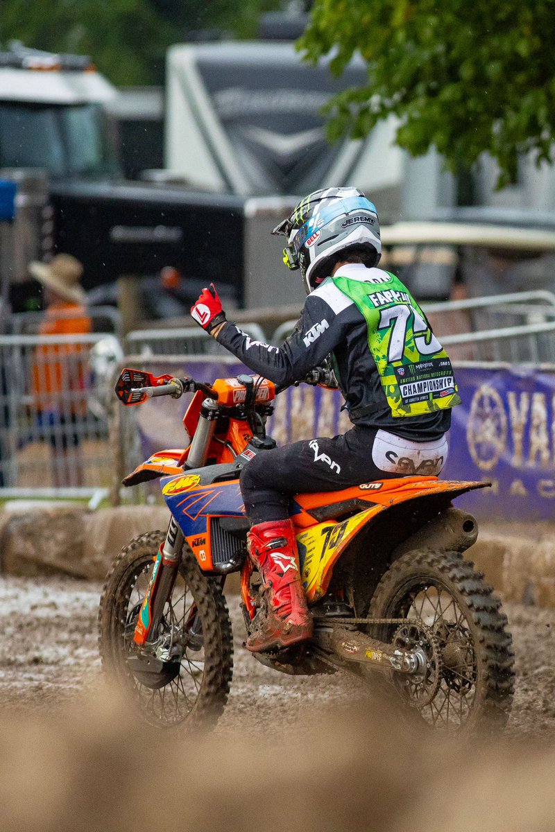 No better feeling 🙌
#LorettaLynns
#Champions