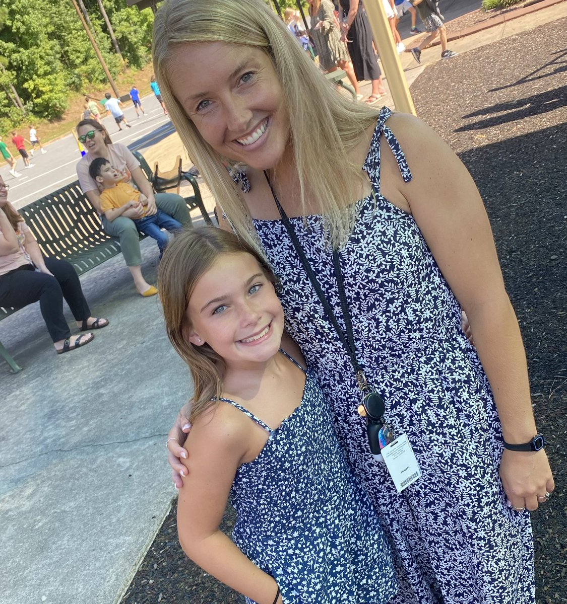 bascombbobcats's tweet photo. It’s…TWINNING TUESDAY! (Yes, this is a thing.) So plan some outfits with your BFFs, siblings/family, teammates, classmates, or even teachers! #TwinningIsWinning #WeAreBascomb https://t.co/vFFYkWa14c