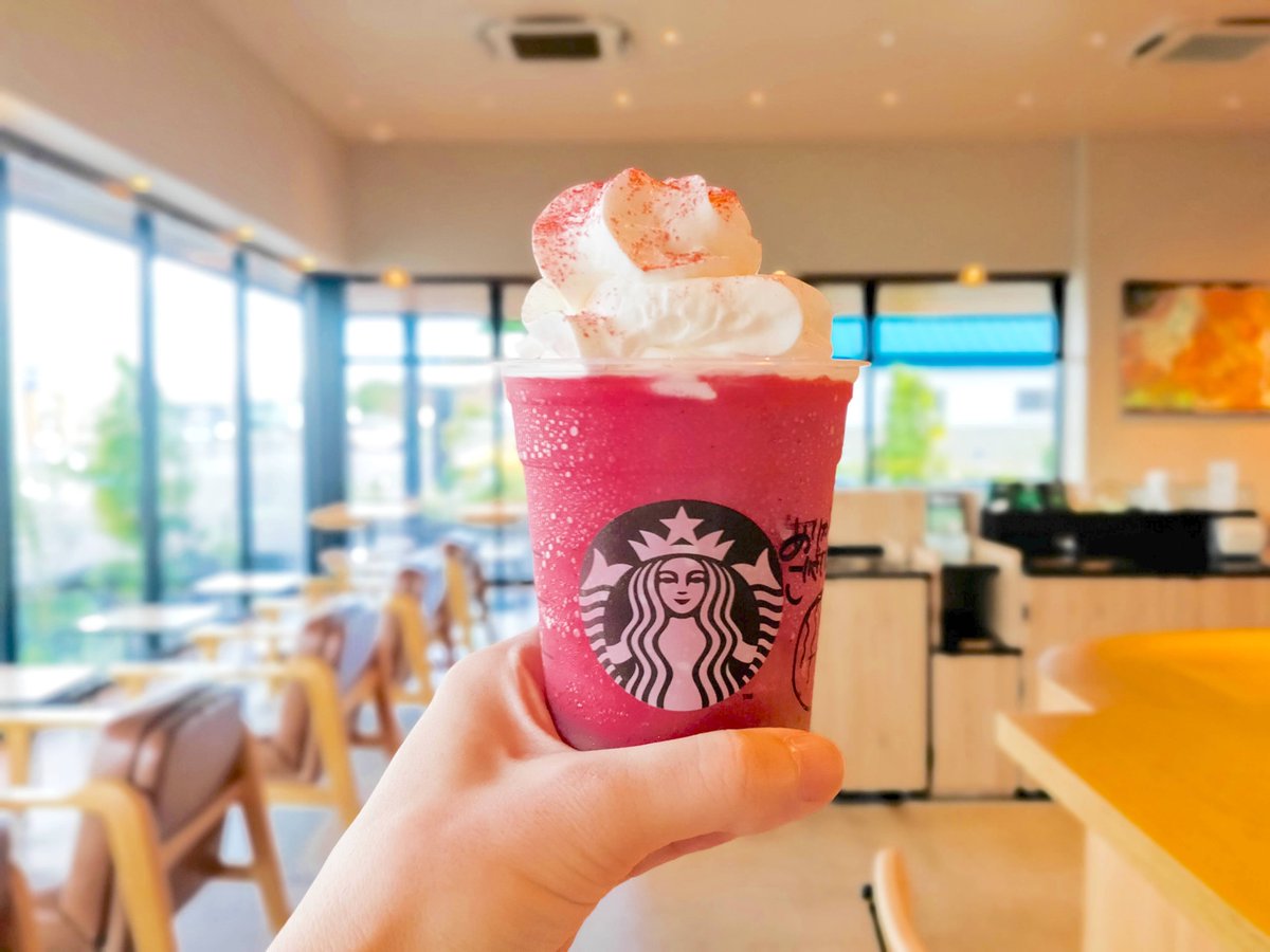 stb_site8's tweet photo. スタバ新作「スイカフラペチーノ」最強カスタム【今日から発売】

・ホワイトモカシロップ追加
・チョコチップ追加

元々さっぱりしてるけど、このカスタムで旨味とコクが増してかなり美味しくなる。普通のが味薄く感じるくらい濃厚なうまみ。チョコチップ追加するとスイカバーの味になります🍉 https://t.co/BHcp3mYqzD