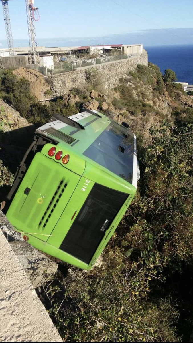 papifleric's tweet photo. chofer está seguro que esto es el intercambiador de la laguna?? https://t.co/7OX8nitvjd