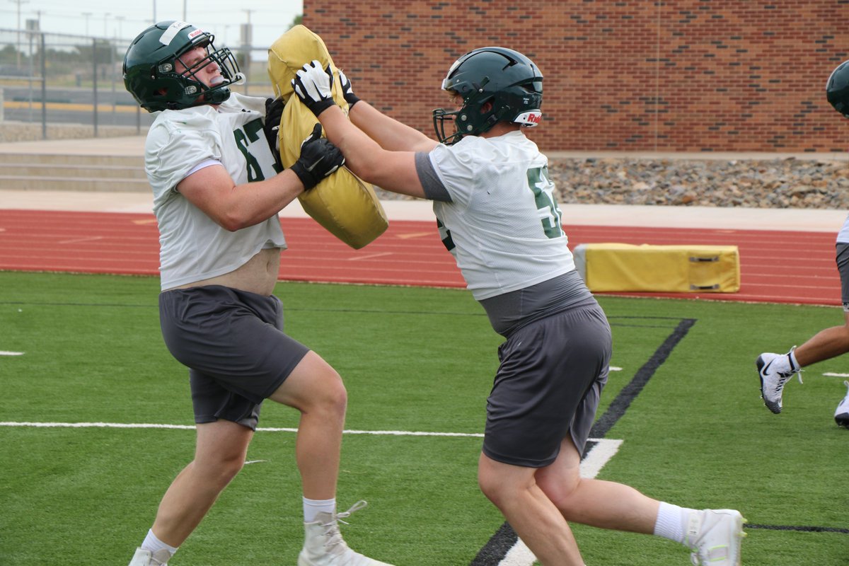 ENMUFootball's tweet photo. Wake Up.
Get Better.
Repeat.

#ALLIN #ENMU https://t.co/qV6idbqe8N