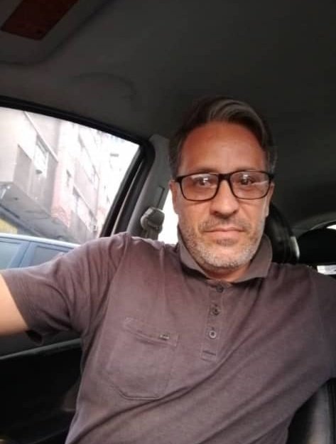 Arantza_Sct's tweet photo. Buenas noches, el señor que estoy publicando, estafo a una compañera con 100$. 
La chica confío por ser cliente 

Sé que esto aveces no es de nuestro agrado, pero hay que hacerles pasar almenos algo de vergüenza. https://t.co/BmF5Sv9nU8