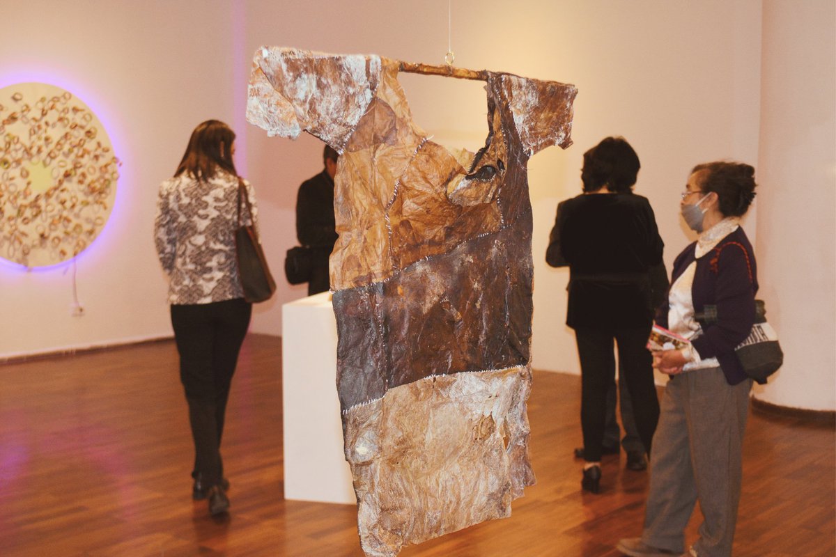 utpl's tweet image. 🎨 Docentes de #ArtesVisualesUTPL participaron de la inauguración de la exposición “El tejido de nuestras identidades: descifrando los laberintos del pasado". 

Disponible del 4 de agosto al 23 de septiembre 2023, de 09:00 a 19:00.
📍Sala B del Centro Cultural de la @PUCE_Ecuador