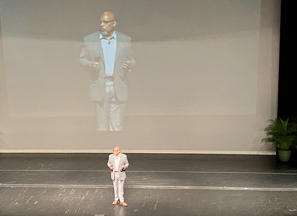 APStiverne's tweet photo. Leadership Week Day 3: Keynote Speaker @PrincipalKafele
So many words describe his motivational speech: phenomenal, profound, thought provoking, self-reflecting, powerful, necessary. We’re in the “proper place” to help every child meet success! “I SEE you!”
#LeadWithIntention https://t.co/kSmrCInPO0