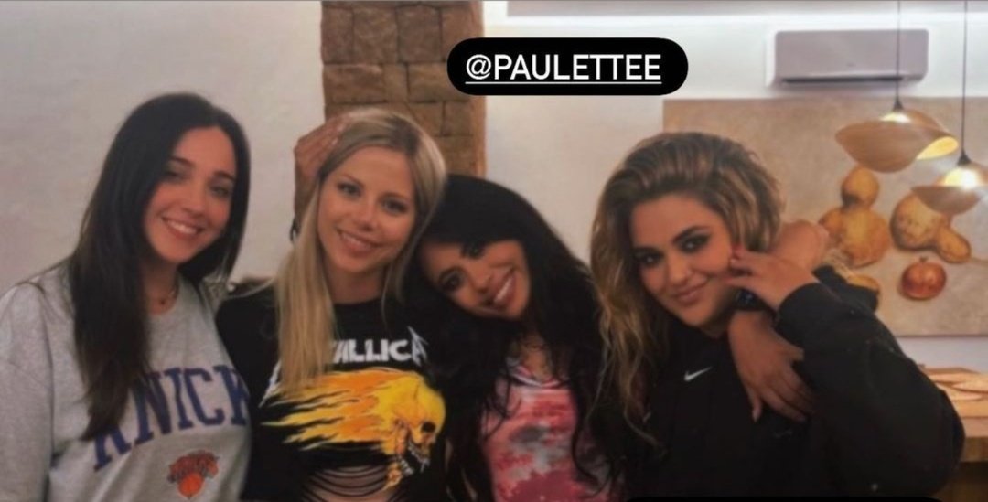 "estoy siendo feliz" y se nota, miren esa sonrisa 💗