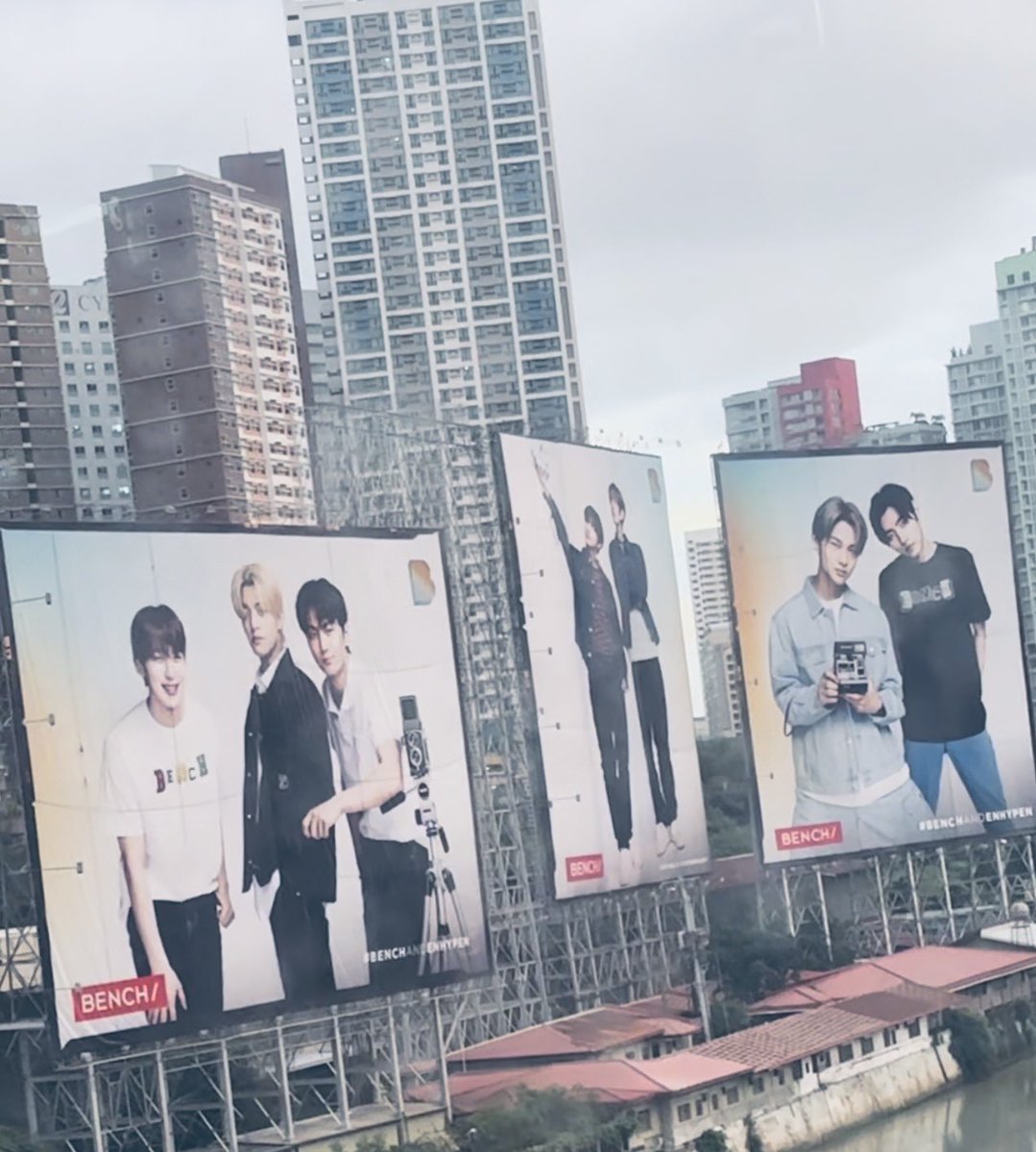 en_tashii's tweet photo. i’m seeing them everywhere. ENHYPEN in PH real soon 👍🏻 https://t.co/ThXmtzVCu3
