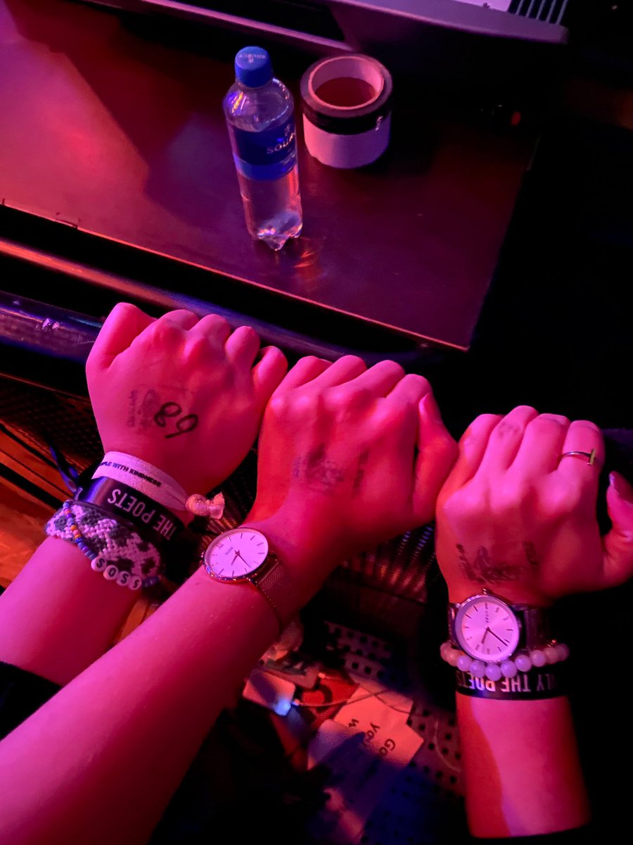 manifesting the barricade for Louis's next tour